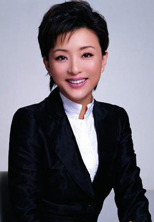 杨澜-1991年、1992年春晚主持人 